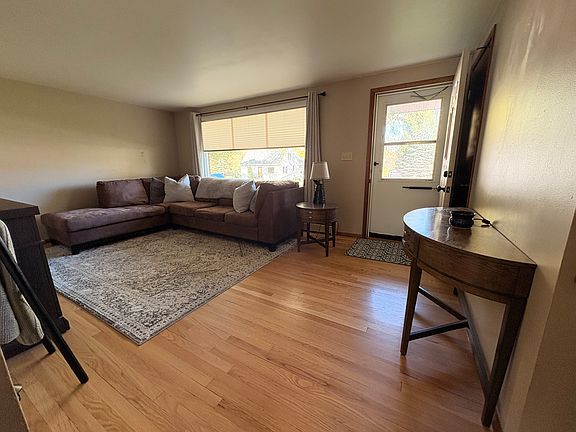 5th image of 2551 River Grove Ave