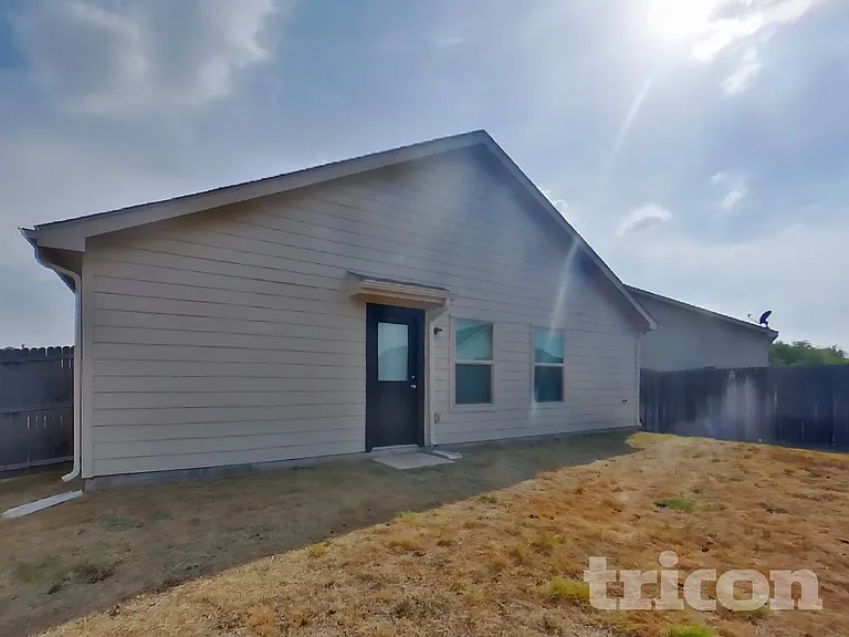 460 Blue Crow Ln — Photo 16