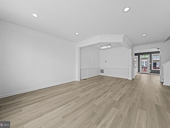 5th image of 2598 Logan Wood Dr