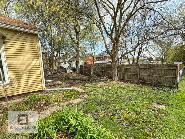 337 Day St, Galesburg, IL 61401