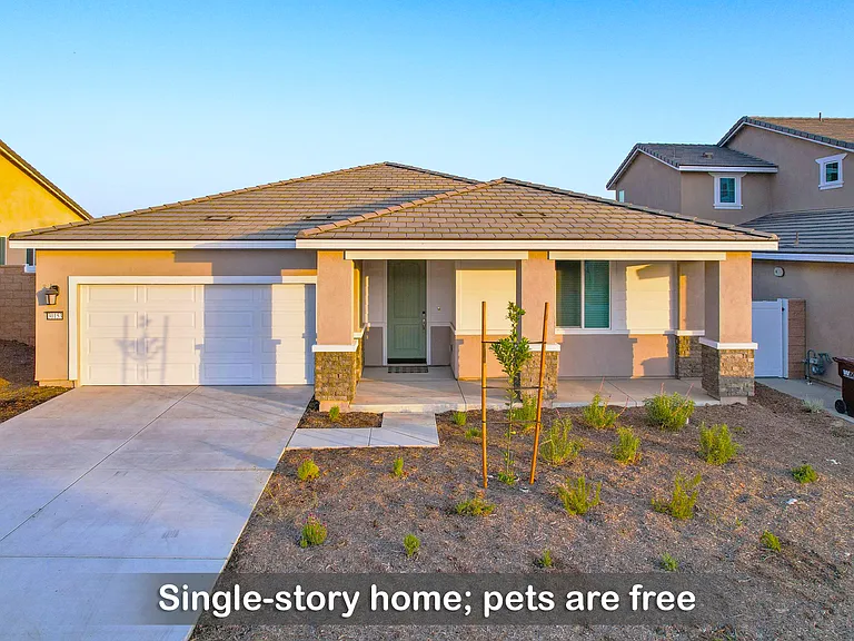 Single-story home that welcomes pets, perfect for your furry friends!