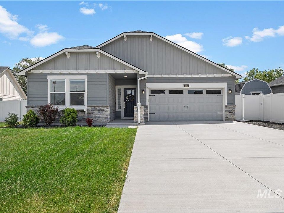 1st image of 136 Centennial Ct