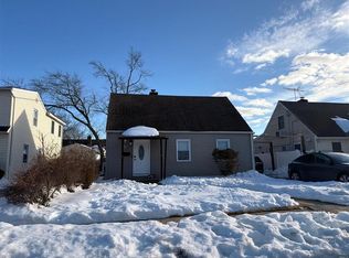 66 Wilson Rd, Valley Stream, NY 11581