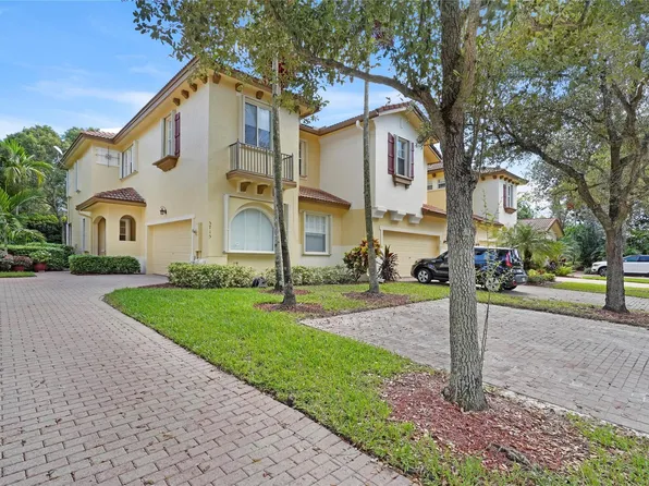 5715 NW 119th Ter, Pompano Beach, FL 33076