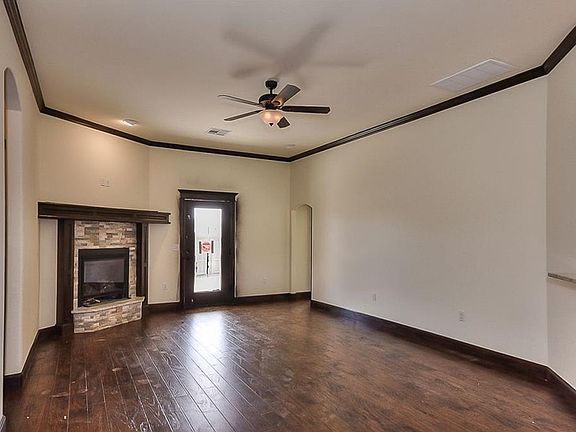 5th image of 716 Eastmoor Ct