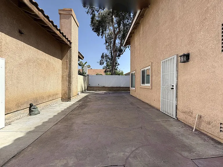 13632 Cabrillo Ct — Photo 24