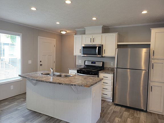2nd image of 38000 Le Chateau Blvd #657