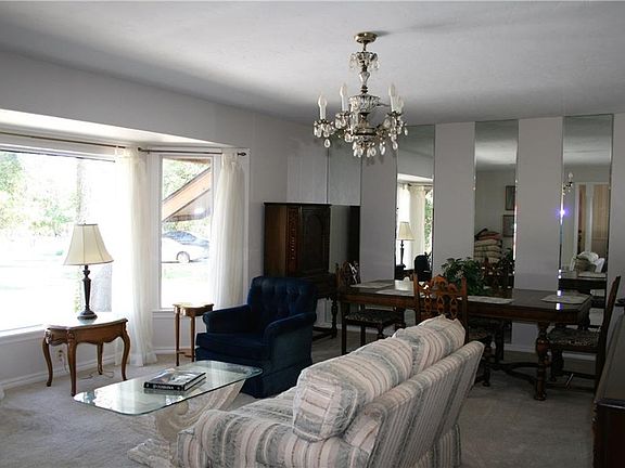 4th image of 1525 Oakhill Ln