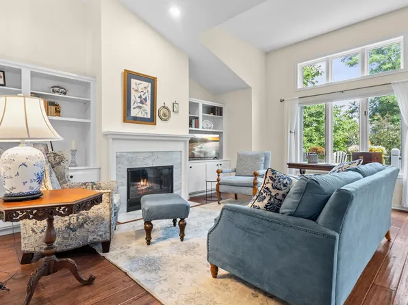 2247 Sherwood Ct, Minnetonka, MN 55305