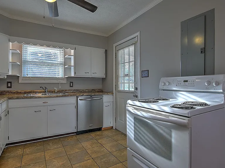 4151 Cameron Rd — Photo 2