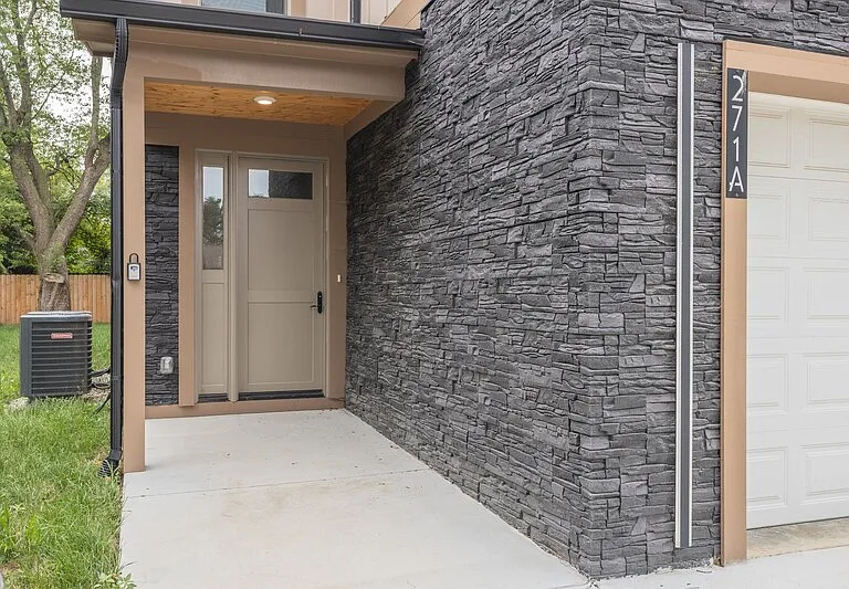 271 Garry Dr #A — Photo 4