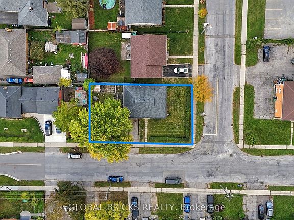 4th image of 18 Falesy Ave