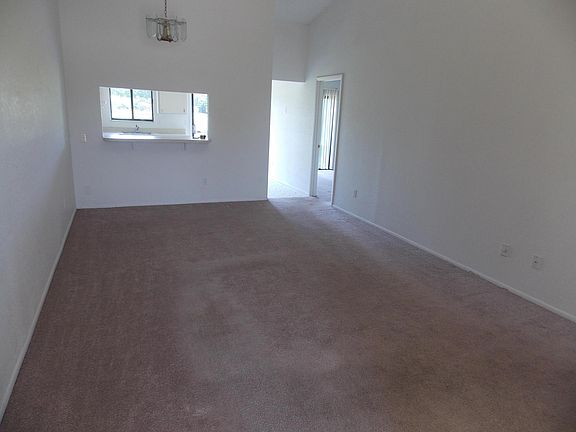 3rd image of 607 SW Jeanne Street
