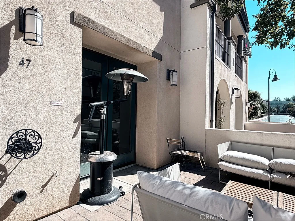 621 W Foothill Blvd — Photo 3