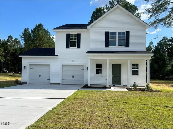 211 Lonesome Glory Dr, Raeford, NC 28376