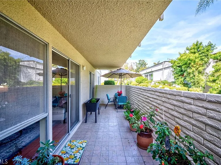 678 Via Alhambra #C — Photo 14