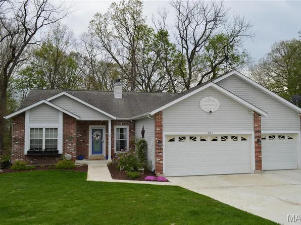 611 Woodchuck Ln, Lake Saint Louis, MO 63367