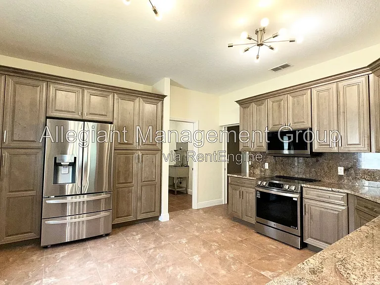 1287 Glendora Rd N — Photo 11