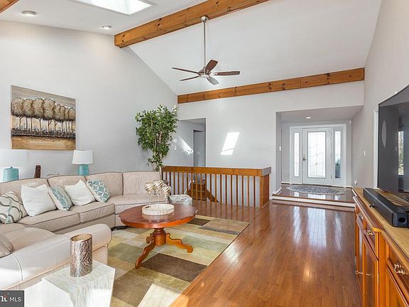 5th image of 9711 S Park Cir