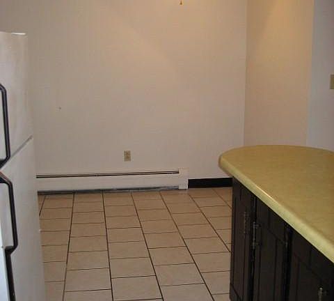 Eat in kitchen with ceiling fan