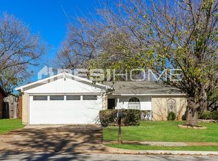 1013 High Point Rd, Arlington, TX 76015