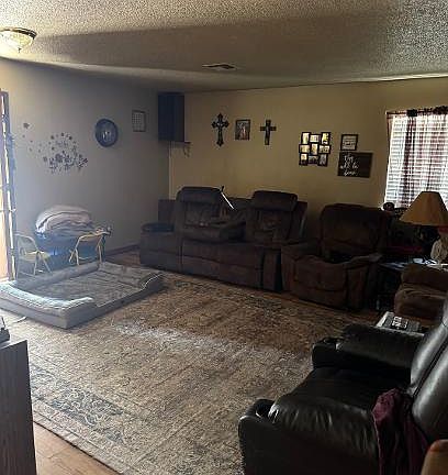 4th image of 1007 SW Cedar Dr
