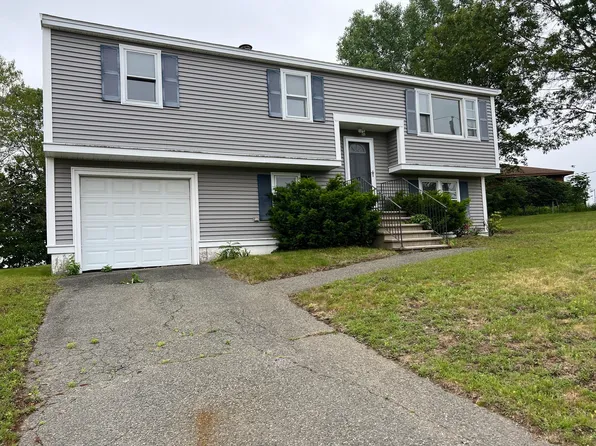 11 Skyview Ln, Woburn, MA 01801