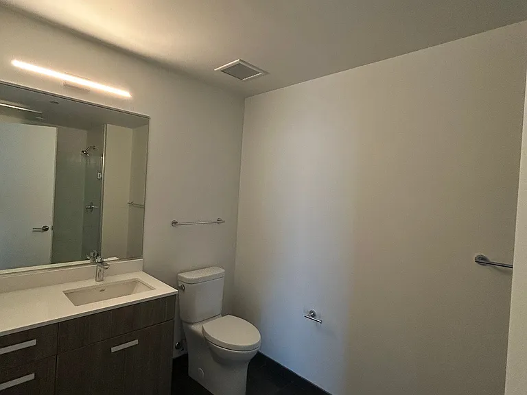 458 E Waterside Dr — Photo 3