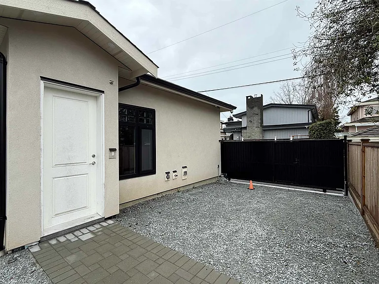 1115 W 48th Ave — Photo 8