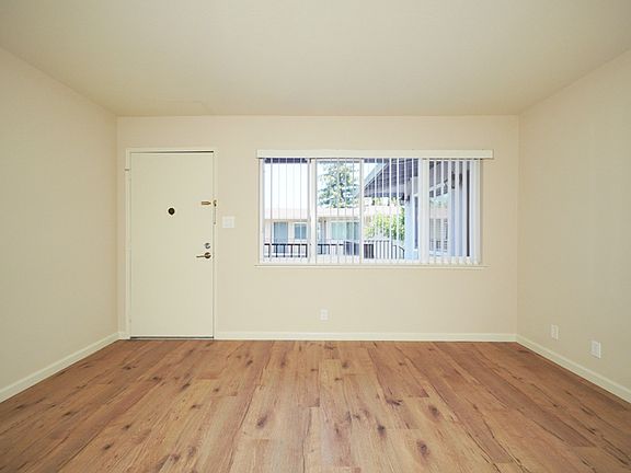 4th image of 417 Del Medio Ave APT 8