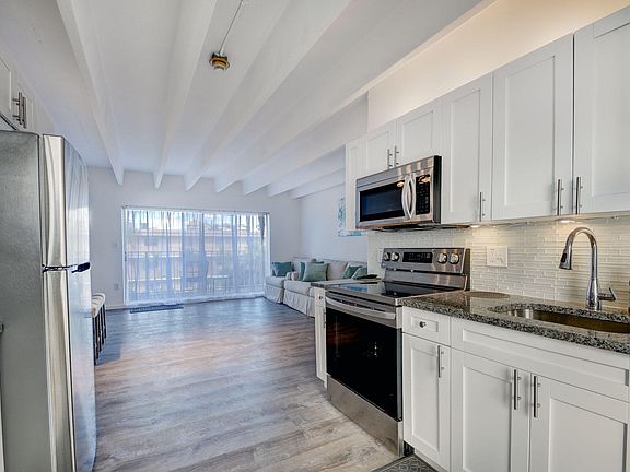 4th image of 4001 S Ocean Boulevard #318