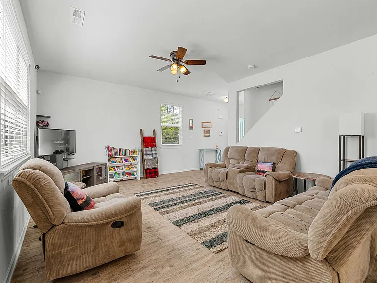 206 J Belton Ct — Photo 25