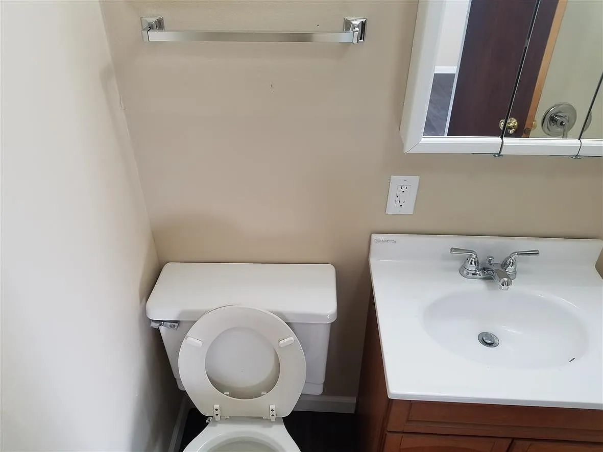 Cardinal Apartments — Photo 4