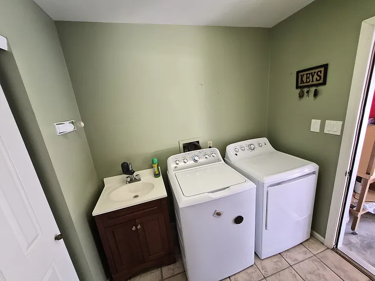 1809 Red Clover Dr — Photo 5
