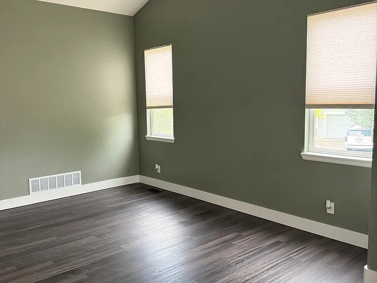 204 Straw Ct — Photo 2