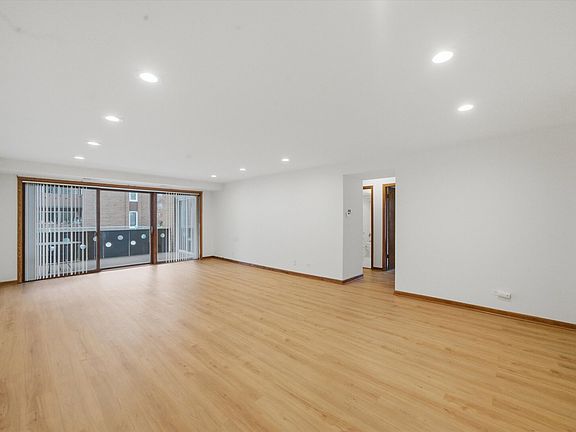 3rd image of 121 S Spruce Ave APT 101