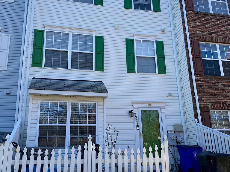 8922 Mallard Ct — Photo 1