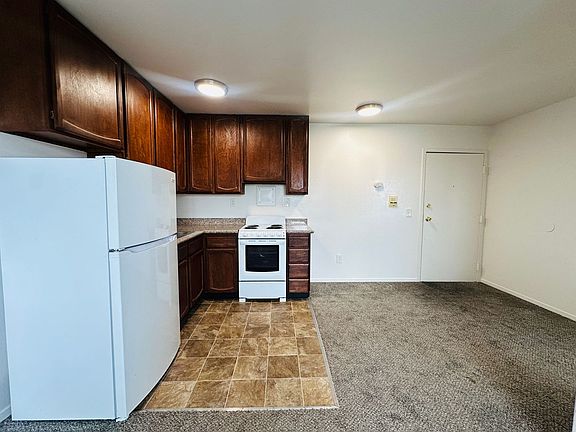 2nd image of 2418 High St APT 10