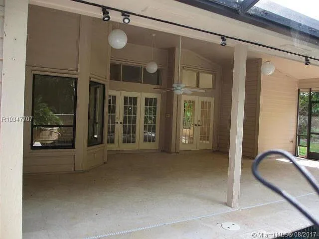 6118 Creekside Trl — Photo 9