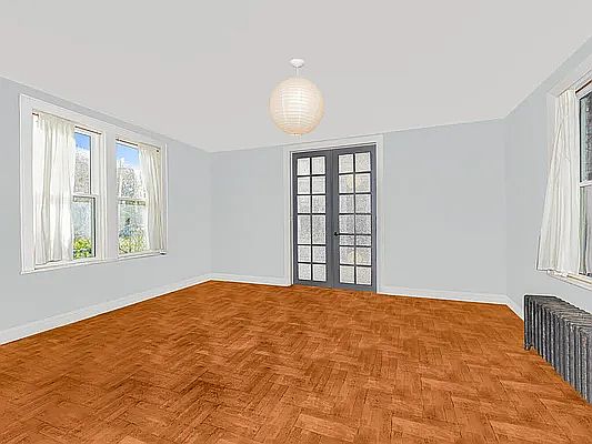 4th image of 3368 Fort Independence St