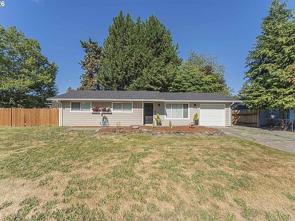 4th image of 708 NE 1st Ct