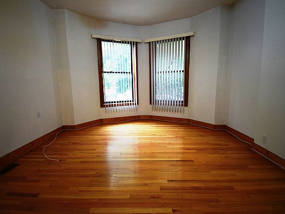 4th image of 4326 N Kenmore Ave APT 1