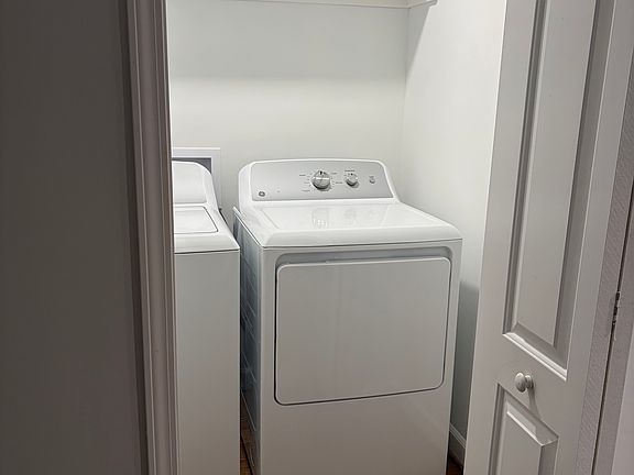 5th image of 118 Astor Ct