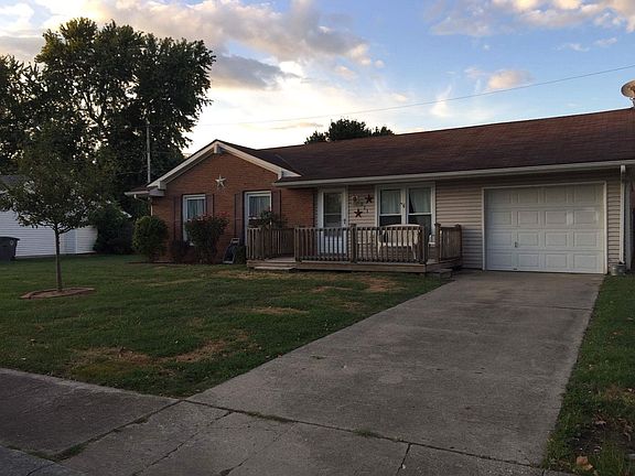 2nd image of 811 Evergreen Dr