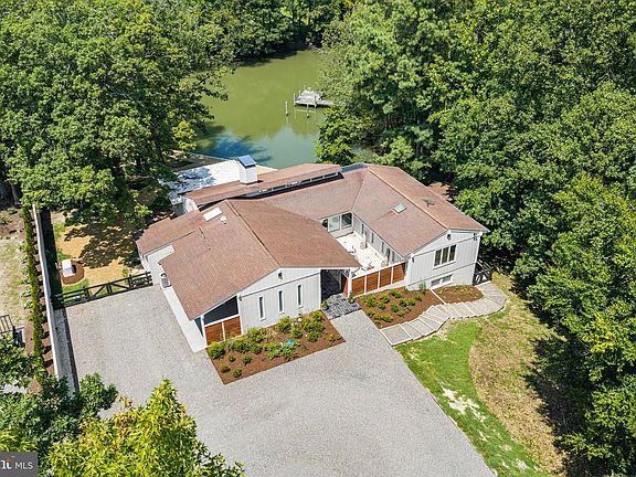 3rd image of 30 Golf Ln