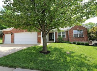 3013 Kingsridge Manor Dr, Saint Louis, MO 63129