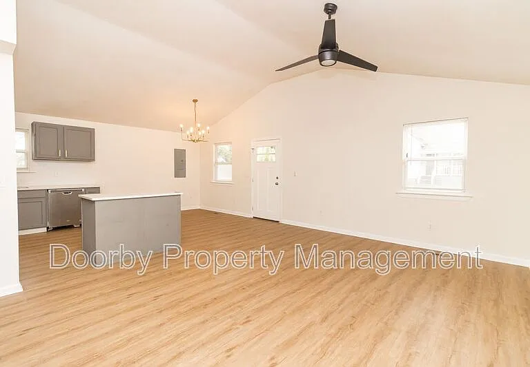 2310 Cushman St — Photo 6