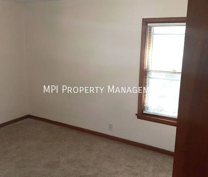 1933-39 E Oklahoma Ave #3 — Photo 12