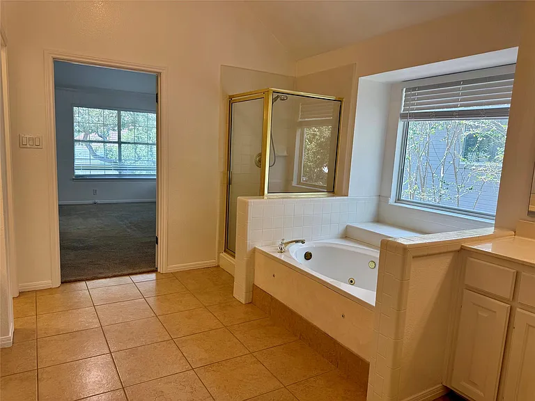 11112 Marden Ln — Photo 17