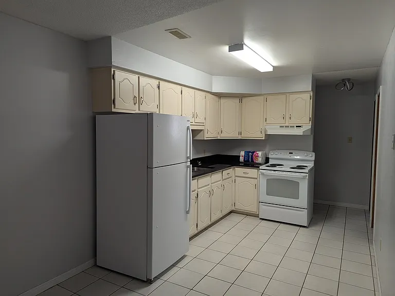 62 Talbot St #5 — Photo 4